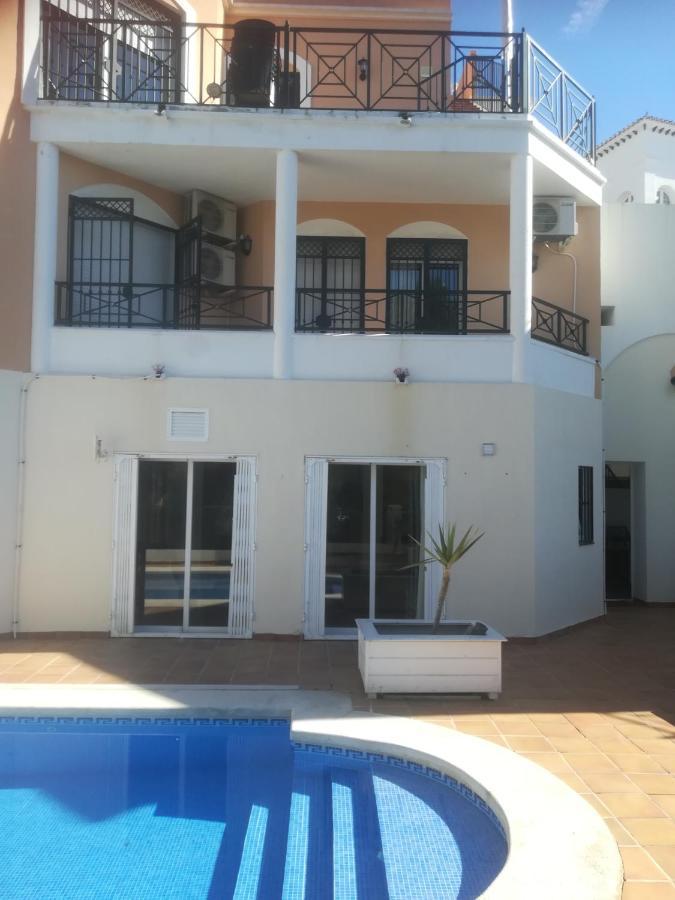 Burriana Holiday Apartments Nerja Bagian luar foto