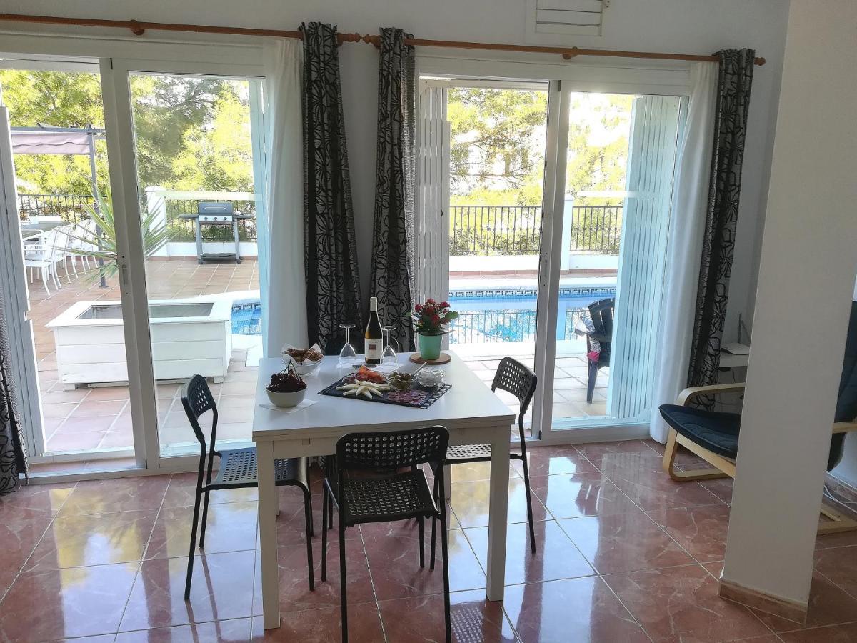 Burriana Holiday Apartments Nerja Bagian luar foto